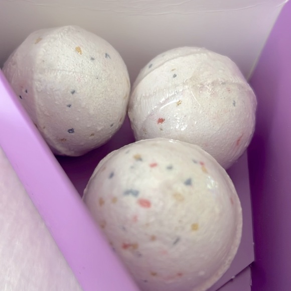 Bath & Body Works Vanilla Buttercream Mini Gift Set - Picture 5 of 5